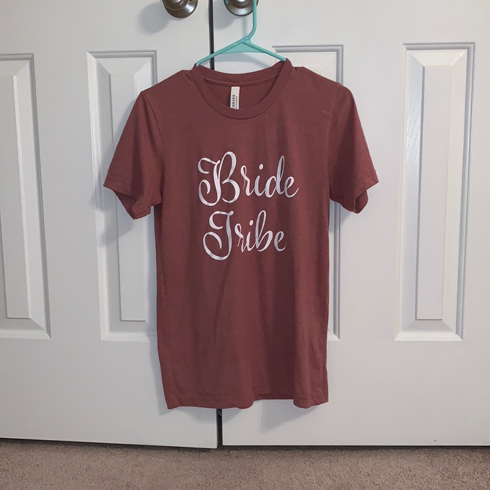 👰‍♀️ “Bride Tribe” T-shirt Size S 👰‍♀️